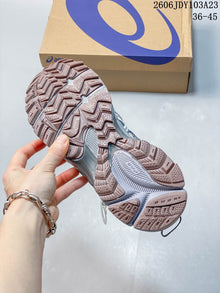 ASICS Gel-Kahana 8 Trail Sneakers in Grey