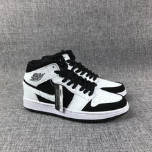Jordan Air Jordan 1 Mid Panda Black White 554724-113