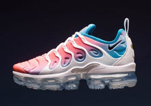 Nike Air VaporMax Plus Pink Blue Sneakers