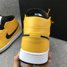 Jordan Air Jordan 1 Mid Yellow Black White 554724-700