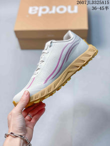 NORDA 001 Grey-Green Low-Top Running Shoes