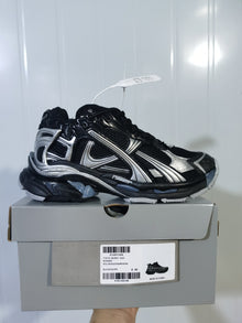 Nike Runner Sneakers Black Silver
