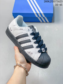 Adidas Originals Superstar Panda Low-Top Sneakers JXD373A23