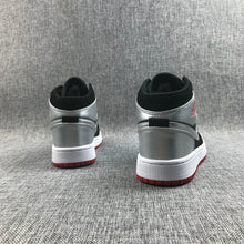 Air Jordan 1 Mid SE GS Black Silver Sneakers 554725-057