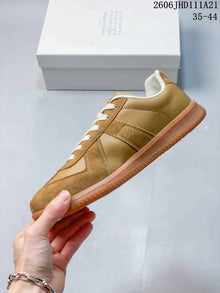 Maison Margiela Replica Low-Top Sneakers in Tan