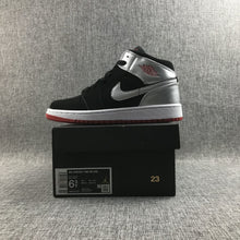 Air Jordan 1 Mid SE GS Black Silver Sneakers 554725-057