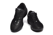 Nike 872-27 Black Low-Top Sneakers
