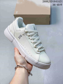 On The Roger Clubhouse Sneakers in White