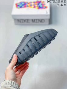 Nike Mind 001 Black Low-Top Training Clogs