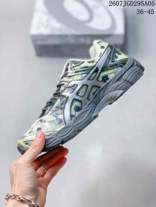 ASICS Gel-Cumulus 16 Floral Casual Running Sneakers