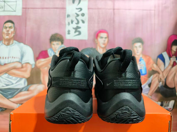 Nike Zoom Basketball Shoes in Black