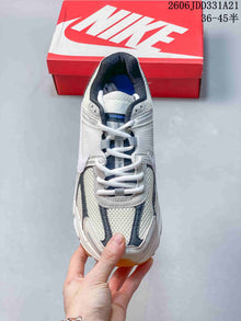 Nike Zoom Vomero 5 Sneakers FJ4151-004