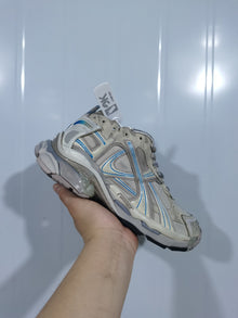 Puma 2240 Runner Taupe Blue Sneakers