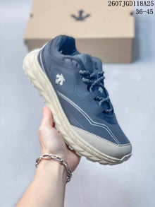 Descente TERRAIND Low-Top Hiking Sneakers Navy Cream SQ323LCR92