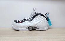 Nike Air Foamposite Pro Basketball Shoes in Cream