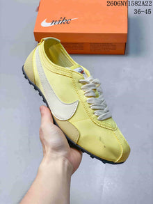 Nike Moon Shoe OG Summit Low-Top Sneakers IW0955-100