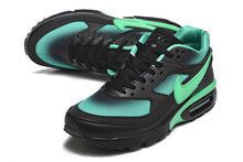 Nike Air Max Sneaker in Black and Mint Green