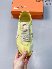 Nike Moon Shoe OG Summit Low-Top Sneakers IW0955-100