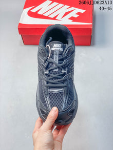 Nike Air Max Moto 2K Low-Top Running Shoes, Black