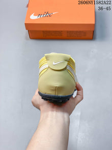 Nike Moon Shoe OG Summit Low-Top Sneakers IW0955-100