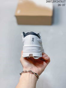On Cloudstratus 3 Women's Running Sneakers White 07JDY247A17