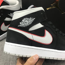 Jordan Air Jordan 1 Mid Black Silver Red 554724-060
