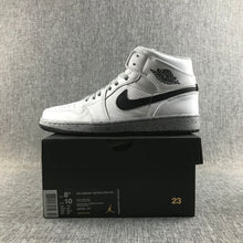 Jordan Air Jordan 1 Retro High OG White Gray Dot Sneakers