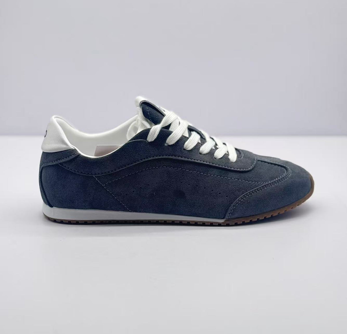 Alo Carbon Gray Low-Top Sneakers