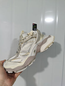 Skechers 9191 Sneakers Eggshell Suede Mesh