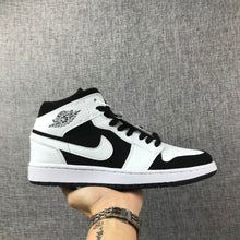 Jordan Air Jordan 1 Mid Panda Black White 554724-113