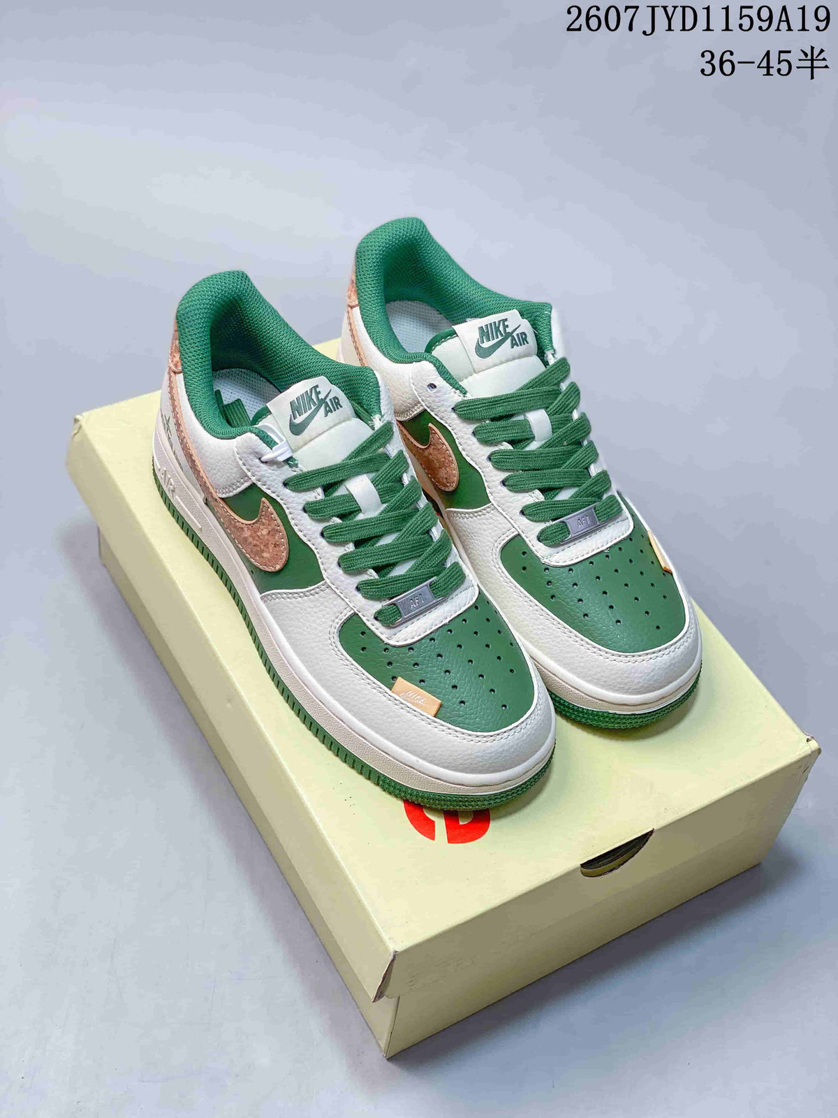 Nike Air Force 1 '07 Low White Green Sneakers