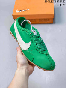 Nike Moon Shoe OG Low-Top Sneakers Green IW0955-300