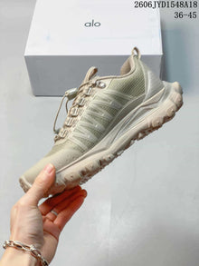 Alo Yoga Trail Running Shoes – Taupe