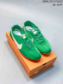 Nike Moon Shoe OG Low-Top Sneakers Green IW0955-300