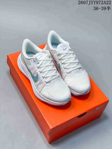 Nike Air Zoom Winflo 8 White Running Sneakers