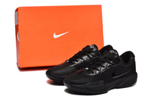 Nike 872-27 Black Low-Top Sneakers
