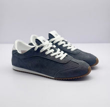 Alo Carbon Gray Low-Top Sneakers