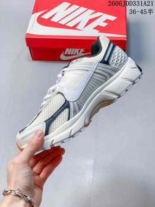 Nike Zoom Vomero 5 Sneakers FJ4151-004