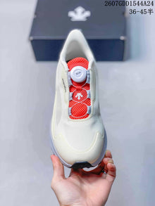 DESCENTE LAVITATE WIRE 3.0 Running Sneakers Off-White