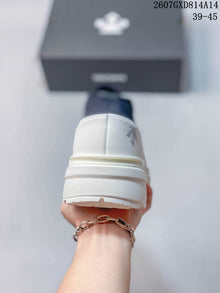 Descente Slip-On Sneakers White and Navy 2607GXD814A14