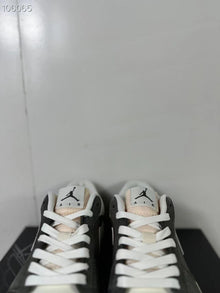 Jordan Air Jordan 1 Low SE Black White Grey FD0399-004