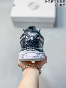 Saucony ProGrid Omni 9 Black White Running Sneakers