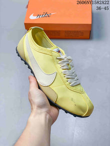 Nike Moon Shoe OG Summit Low-Top Sneakers IW0955-100