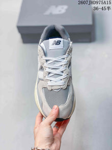 New Balance 5740 M5740VLB Grey Low-Top Sneakers