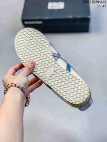 Onitsuka Tiger Mexico 66 Deluxe Sneakers in Cream and Teal