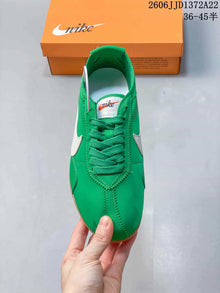 Nike Moon Shoe OG Low-Top Sneakers Green IW0955-300