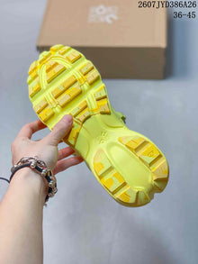 On x LOEWE Low-Top Sneakers Neon Yellow TYD386A26