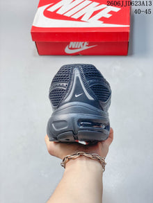 Nike Air Max Moto 2K Low-Top Running Shoes, Black