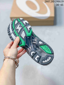 ASICS Gel-Nimbus 10.1 Retro Running Sneakers Silver Green
