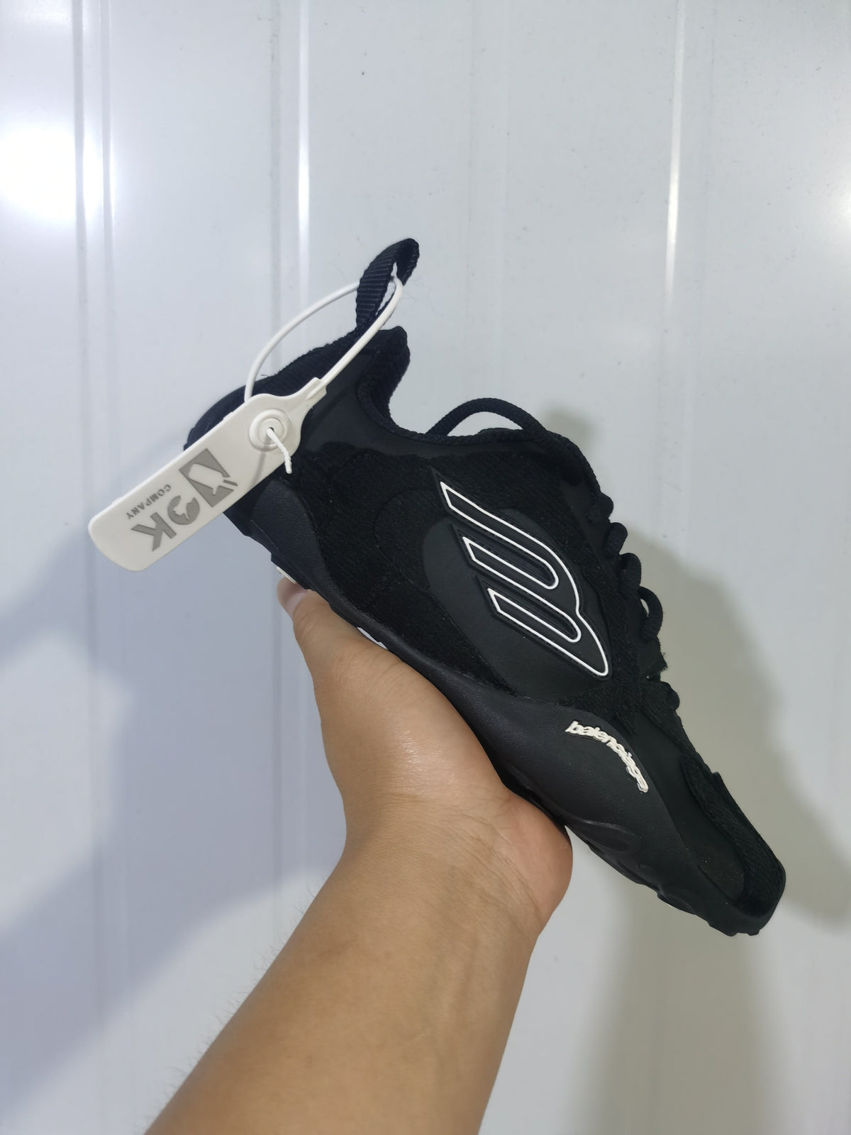 Monday Ultra Sneaker Black Corduroy Nylon
